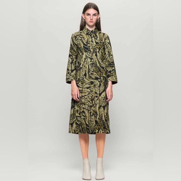 •BAUM UND PFERDGARTEN ARLENE DRESS
Olive Feather - Picture 1 of 11